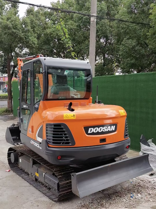 DOOSAN DX60