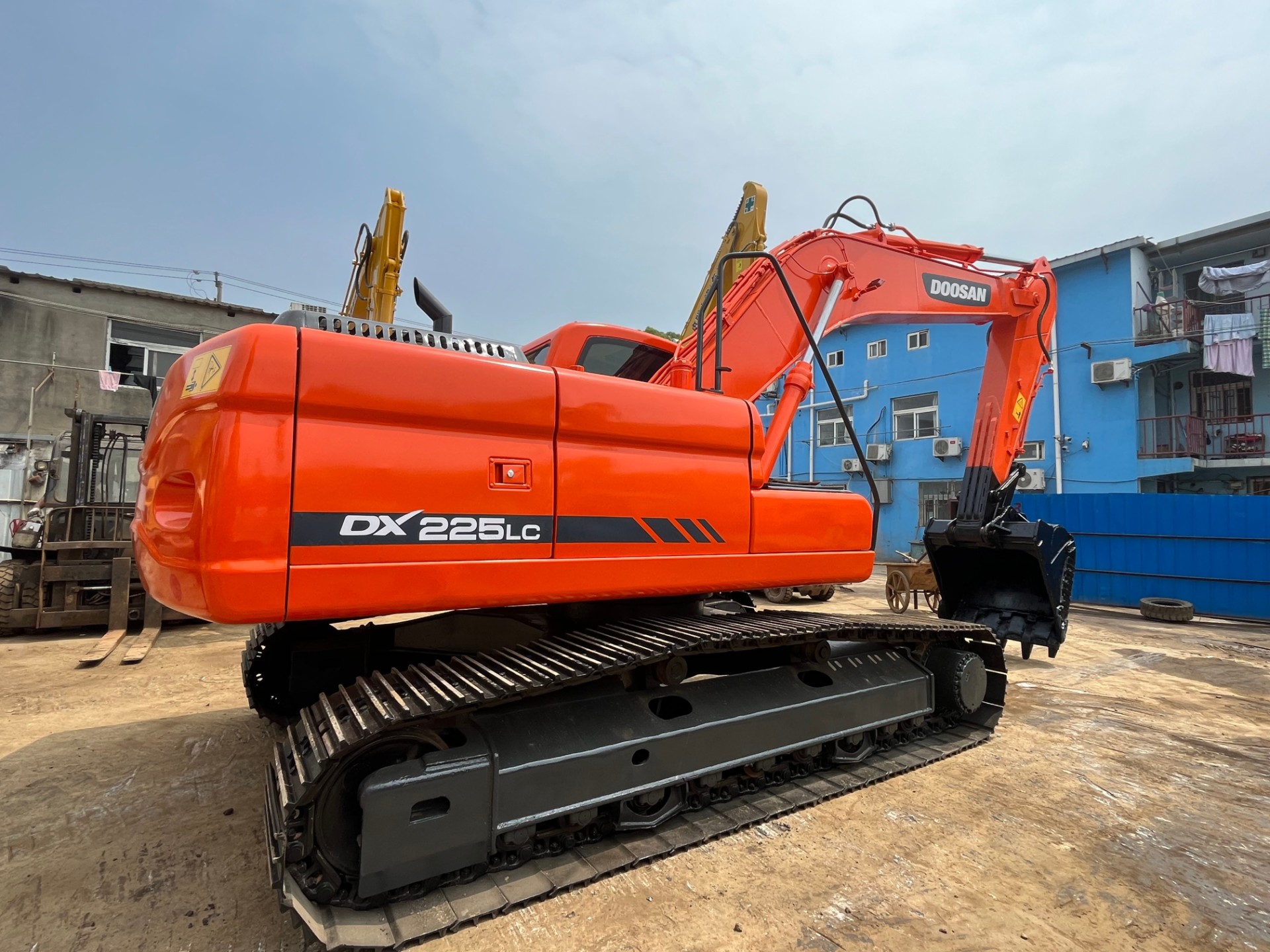 Used Doosan Dx225lca excavator
