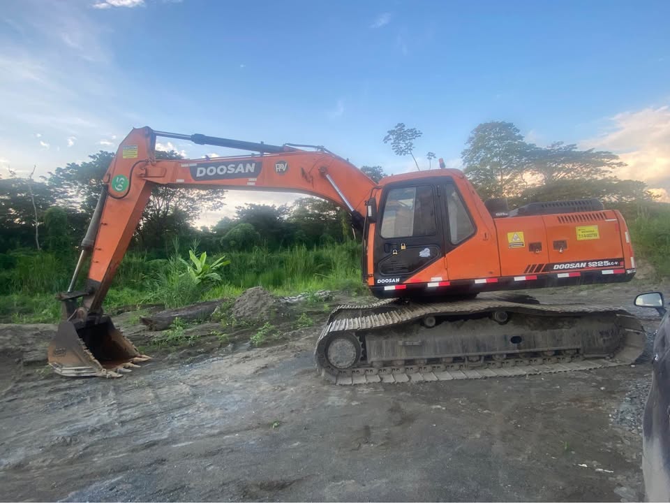 Used Doosan S225LC-V Excavator In Guyana