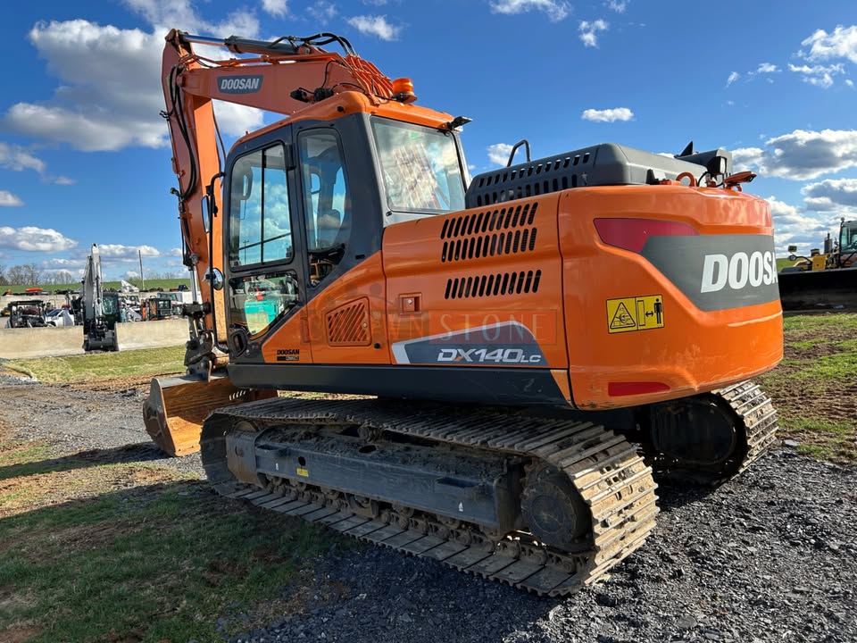 Used Doosan dx 140lc-5 Excavator In Guyana