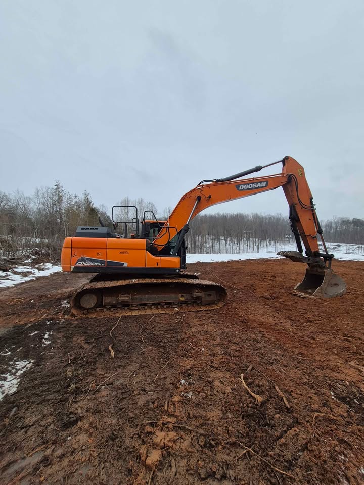Used Doosan DX225 lc Excavator In Guyana