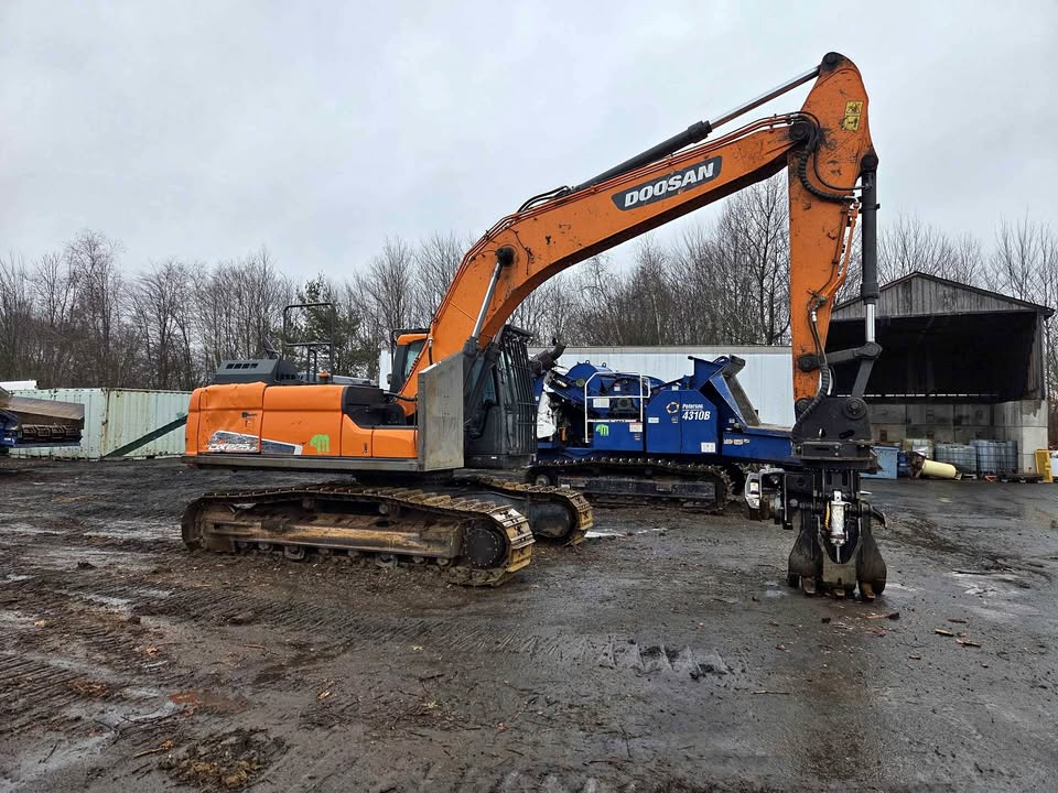 Used Doosan DX225LC Excavator In Guyana