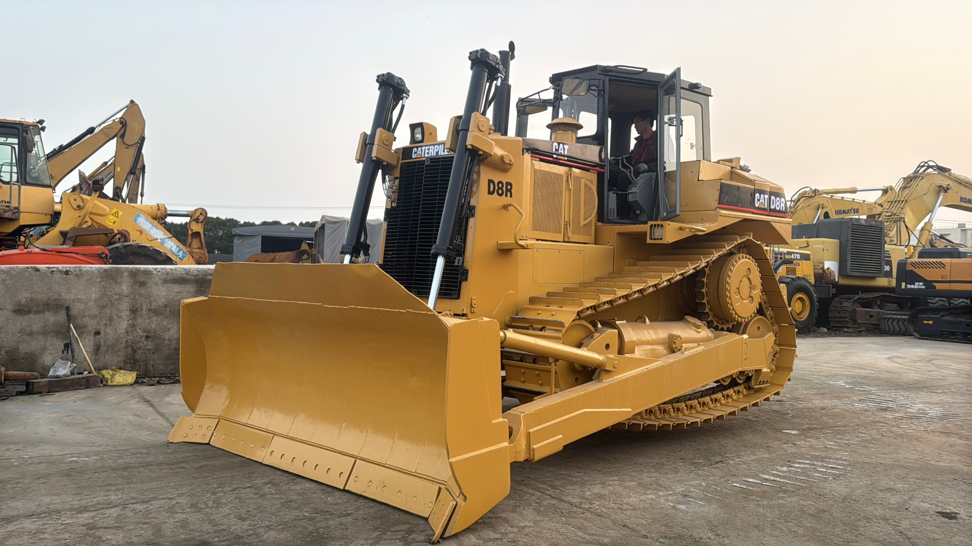 Used Caterpillar D8R Bulldozer In Shanghai,China