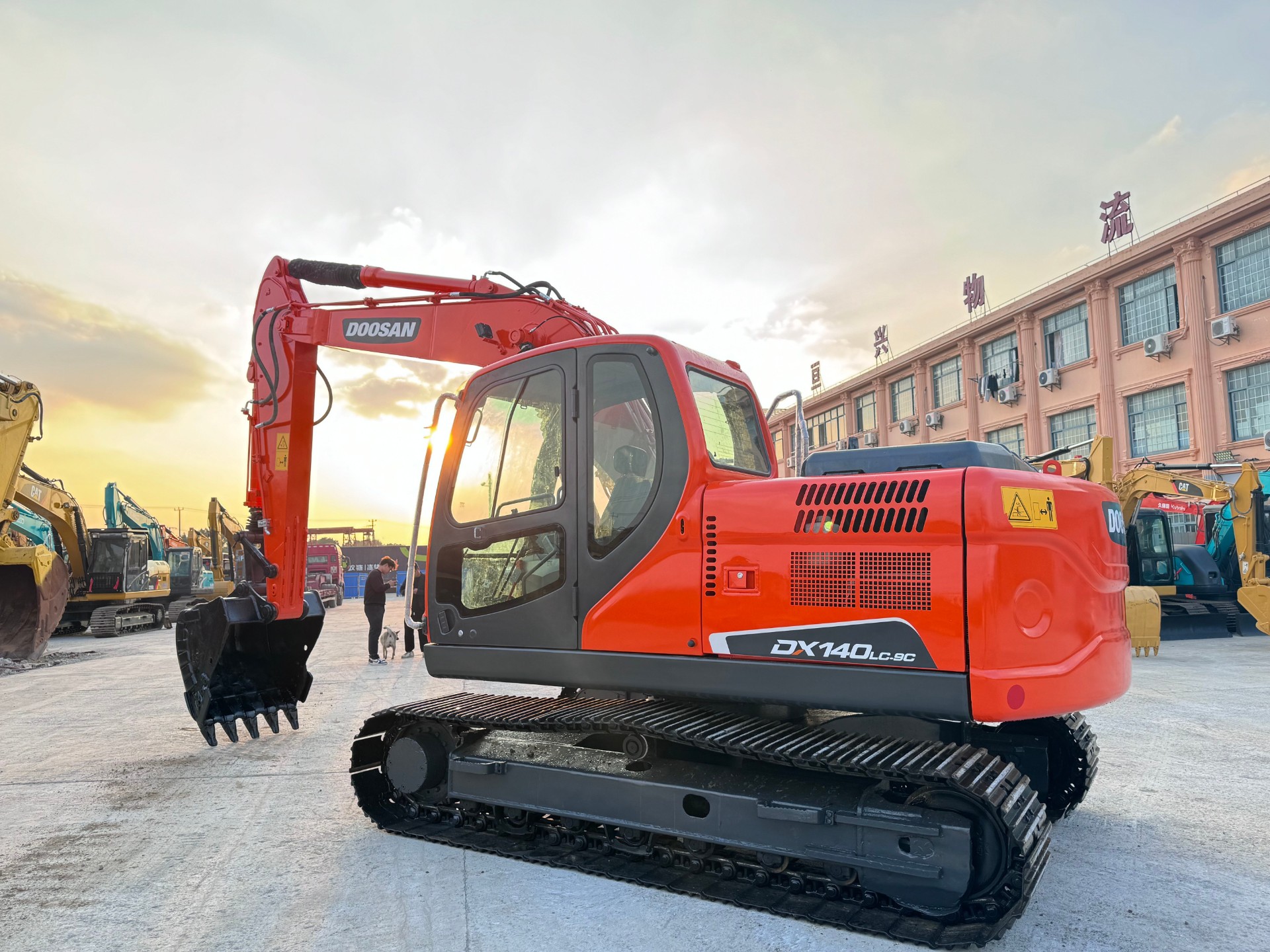 Used Doosan DX140 Excavator In Shanghai,China
