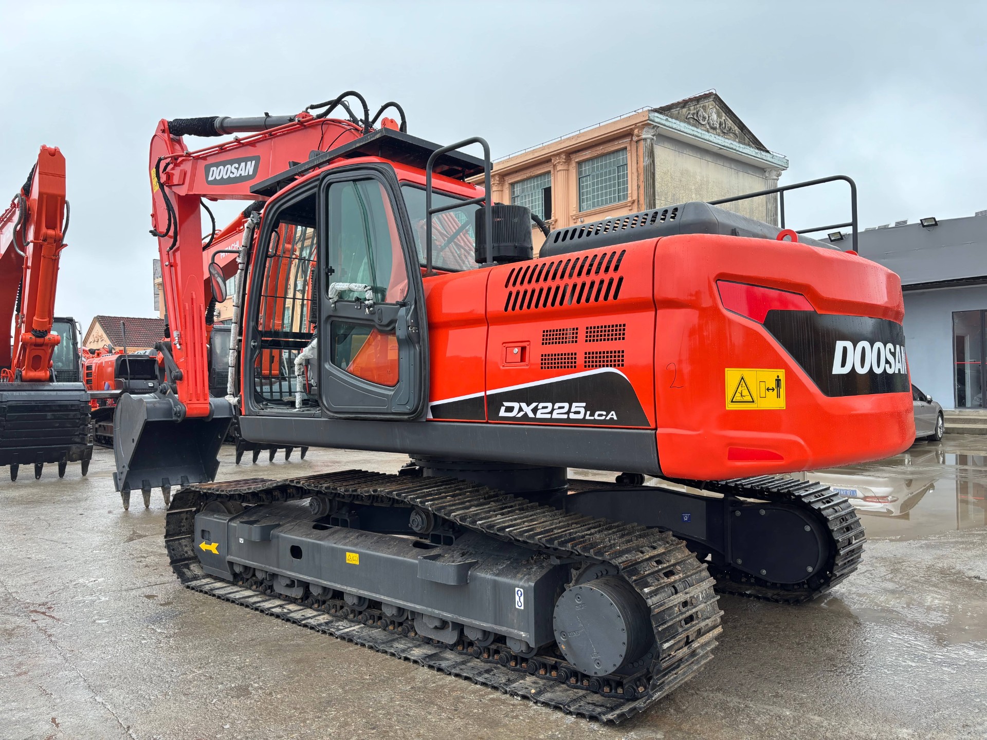Used Doosan DX225 Excavator In Shanghai,China