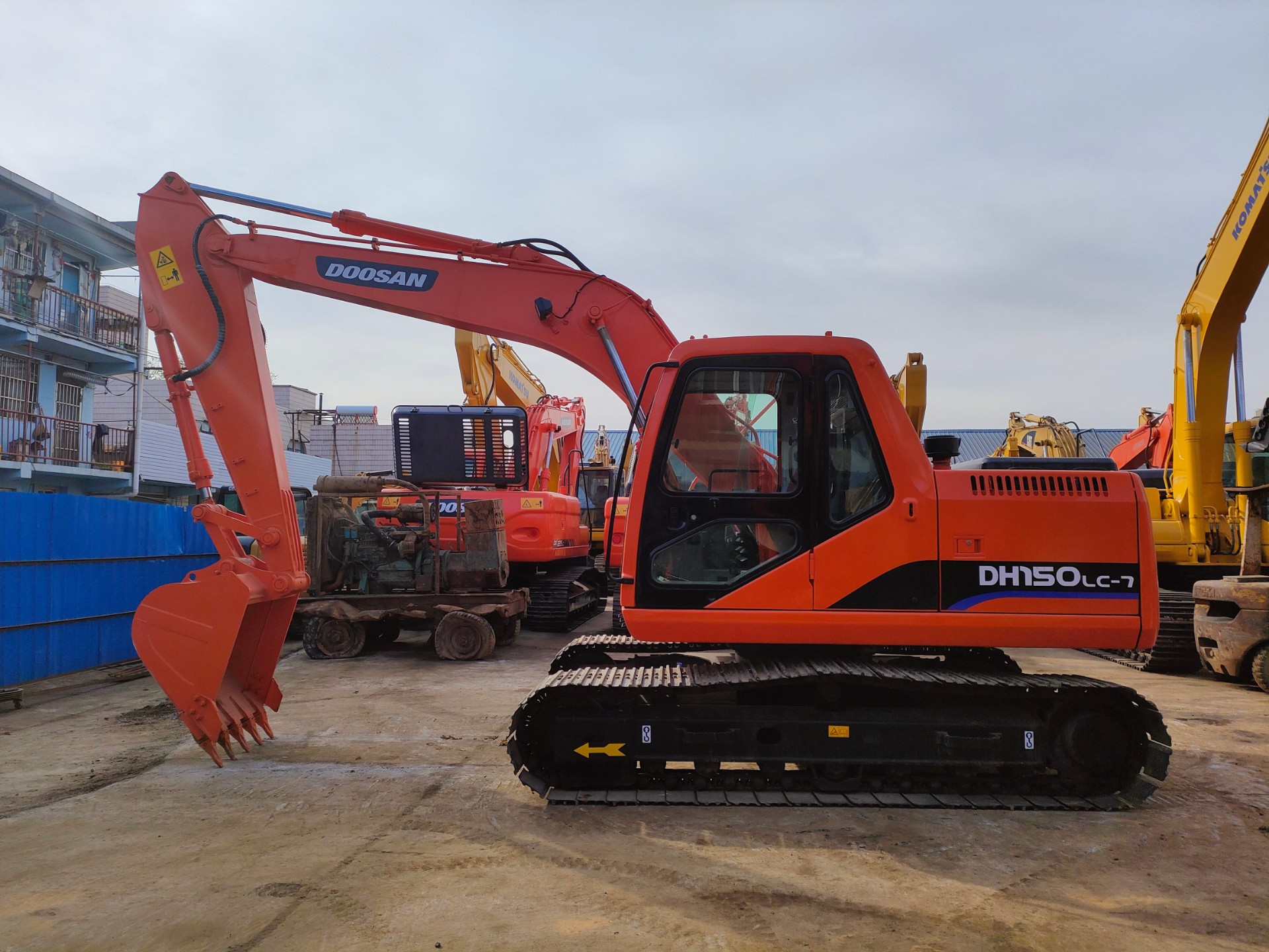 Used Doosan DH150 Excavator In Shanghai,China