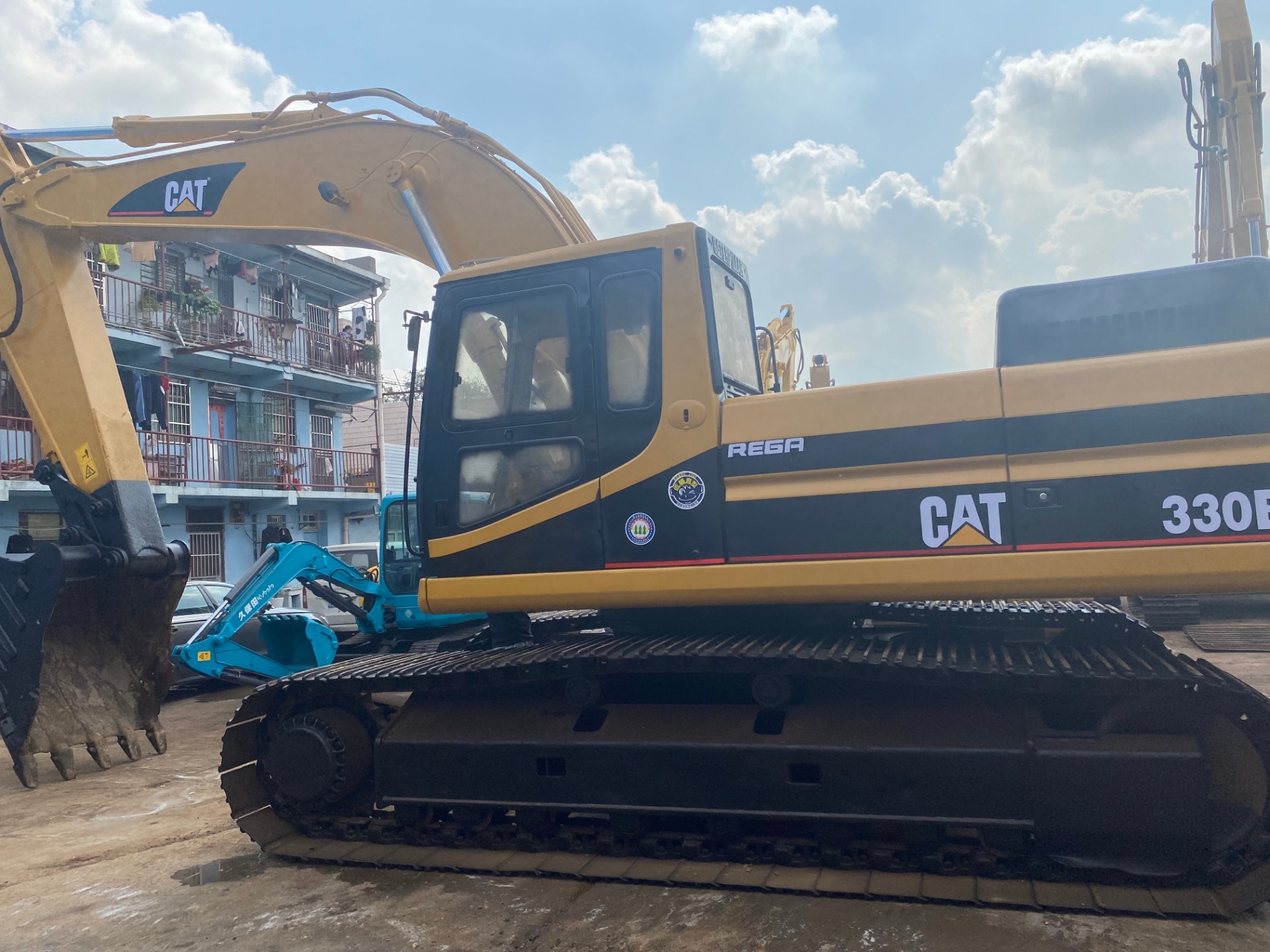 Used CAT 330BL Excavator In Shanghai,China