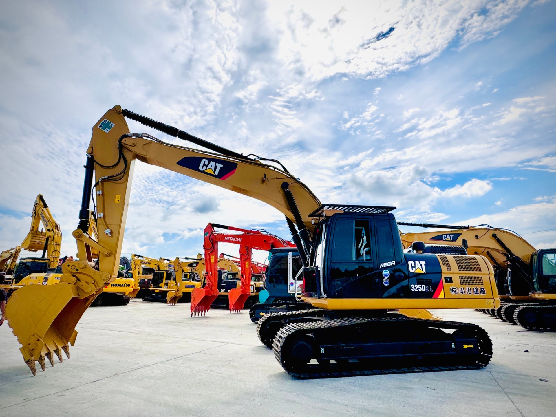 Used CAT 325D2L Excavator In Shanghai,China