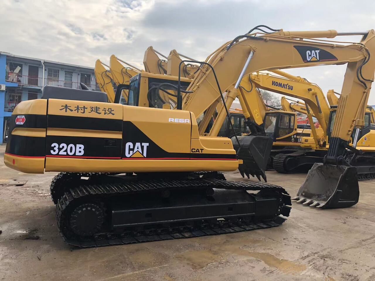 Used CAT 320B Excavator In nigeria