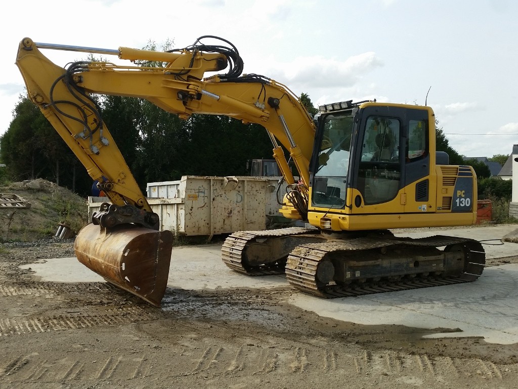 Used Komatsu PC130-8 Excavator In Peru